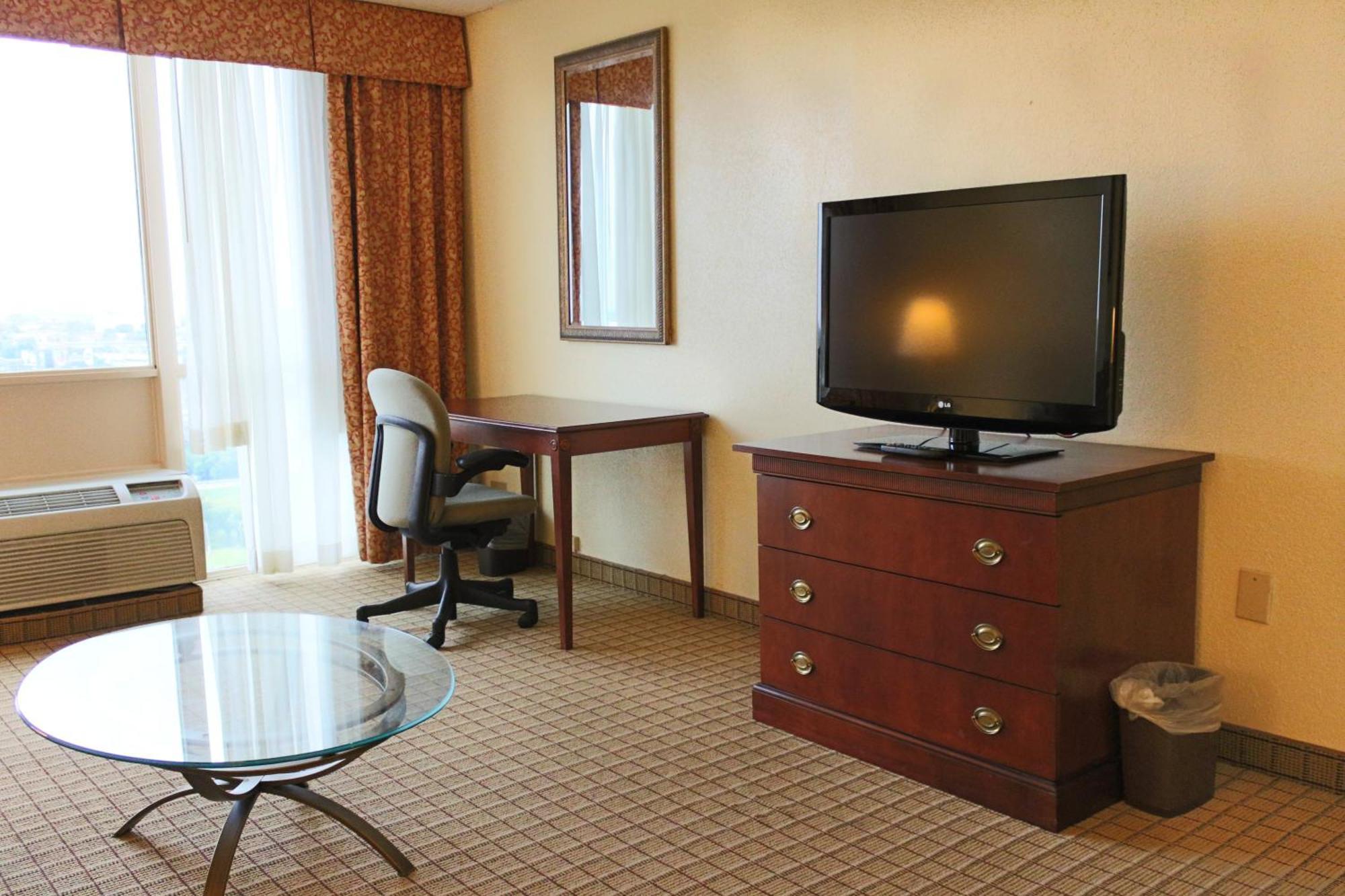 Готель Ramada Plaza By Wyndham Atlanta Downtown Capitol Park Екстер'єр фото